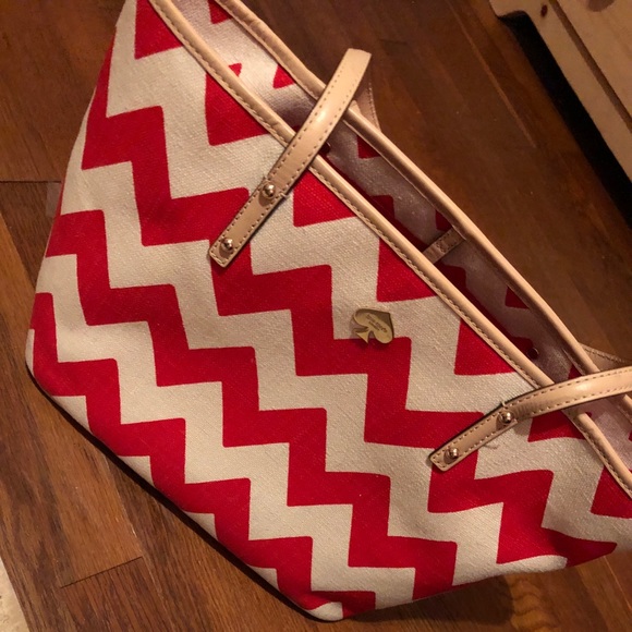 kate spade Handbags - Like NEW Kate Spade medium tote ♠️ kate spade Handbags - Like NEW Kate Spade medium tote ♠️